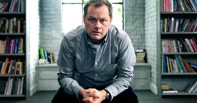 Rick Spleen i komediserien "Fritt fall" i SVT Play