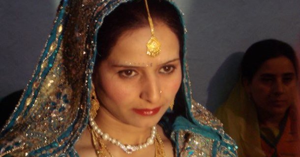 Indisk brud i dokumentären "Arrangerad lycka" i UR Play
