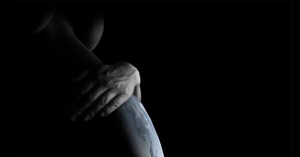 Gravid kvinna i dokumentären "En demografisk mardröm" i UR Play