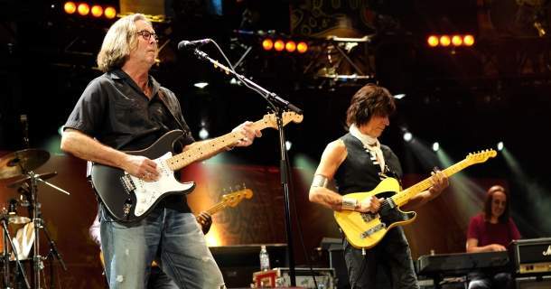 Eric Clapton och Jeff Beck i konserten Crossroads i SVT Play