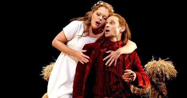 Operasångare i föreställningen "Don Giovanni", från Covent Garden i SVT Play