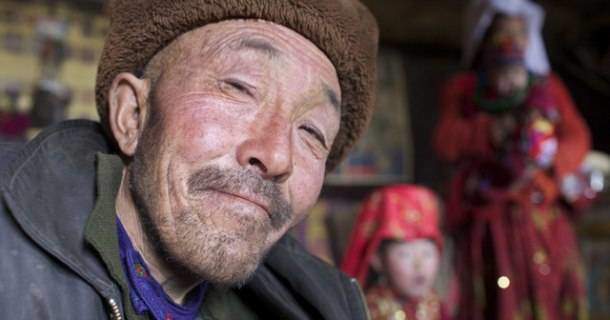 Kirgizisk nomad i dokumentären "Himalayas fångar" i UR Play