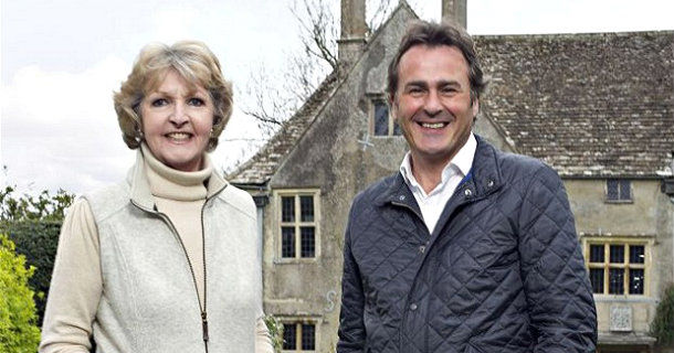 Penelope Keith and Paul Martin i "The Manor Reborn" i TV8 Play