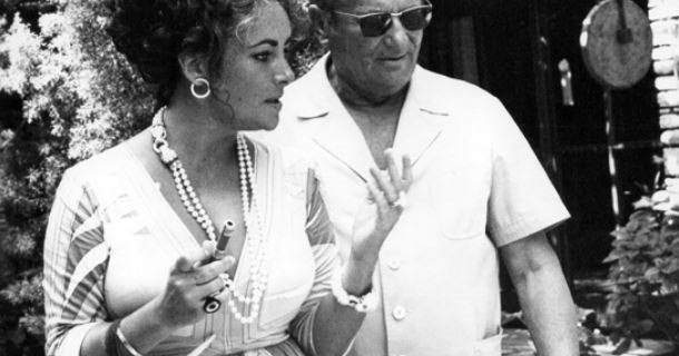 Jugoslaviens diktator Tito tillsammans med Sophia Loren i "Tito och bio" i SVT Play