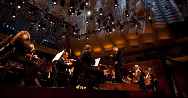San Franciscos symfoniorkester i "Britten 100 år" i SVT Play