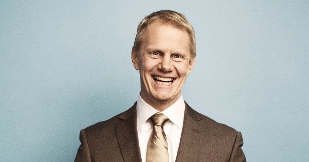 Niklas Wikegård i "Hockeycentralen med Wikegård" i TV4 Play