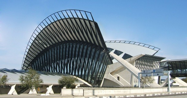 Flygplatsen i Lyon i dokumentärserien "Banbrytande arkitektur" i SVT Play