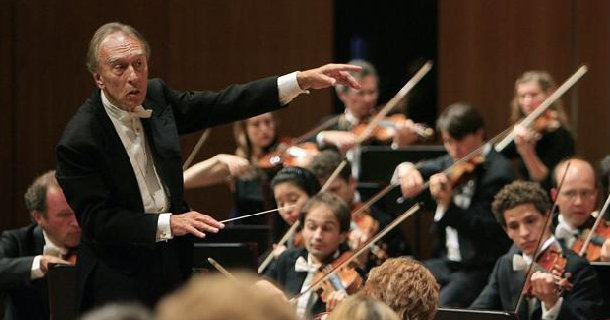 Claudio Abbado i "En maestro har gått ur tiden - Abbado med Mozarts requiem" i SVT Play