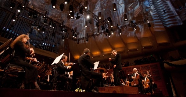 San Franciscos symfoniorkester i "Galakonsert från San Francisco" i SVT Play