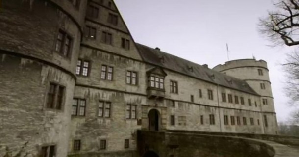 Nazisternas fördömda tempel i dokumentär i TV10 Play