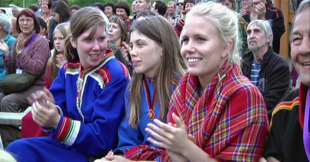Samiska kvinnor på festival i tv-serien "Vår samiska kamp" i UR Play