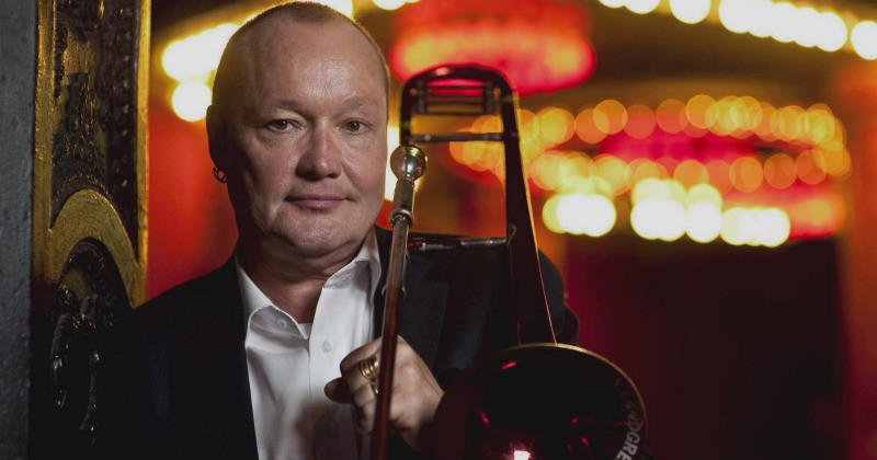 Nils Landgren i dokumentären "Nils Landgren - mannen med den röda trombonen" i SVT Play