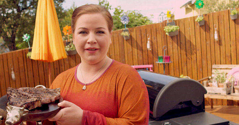Hrefna Sætran i programserien "Grillat med Hrefna" i SVT Play