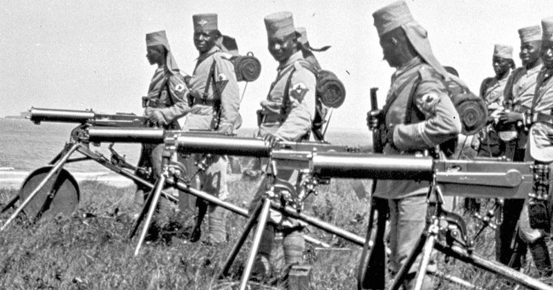 Afrikanska soldater under första världskriget i dokumentären "Hela världens världskrig" i SVT Play