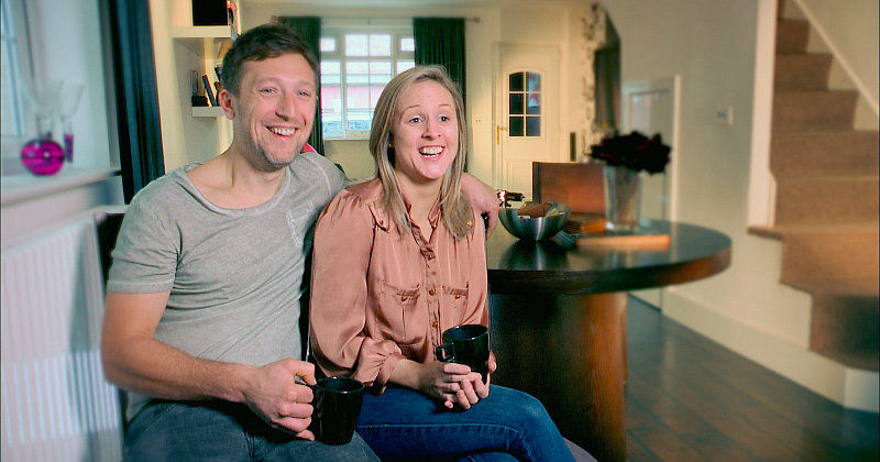 Brittiskt par talar om sin relation i dokumentärserien "It´s Love Actually" i SVT Play
