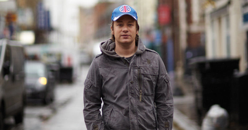 Jamie Oliver i "Jamie lagar brittiskt" i TV4 Play