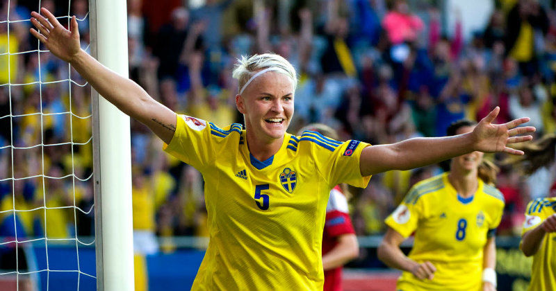 Nilla Fischer i VM-kval damer i fotboll LIVE i TV4 Play
