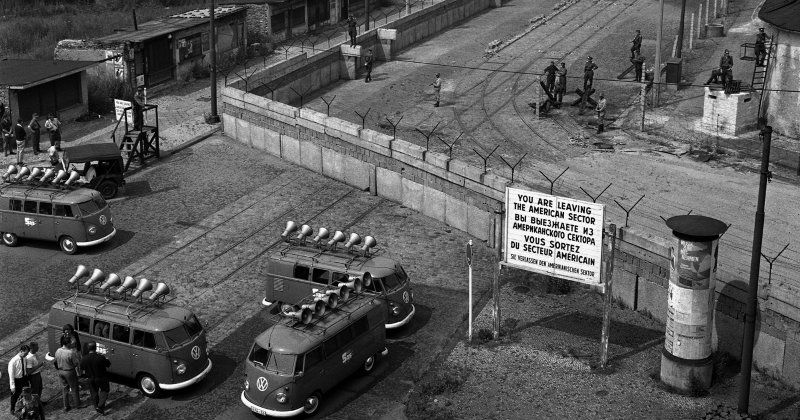 Berlinmuren i dokumentären "Berlinmurens fall" i SVT Play