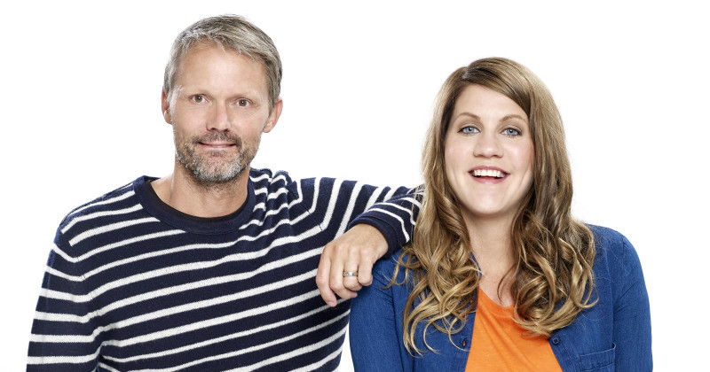 Felix Herngren och Emma Knyckare i humorserien Inte OK i TV3 Play