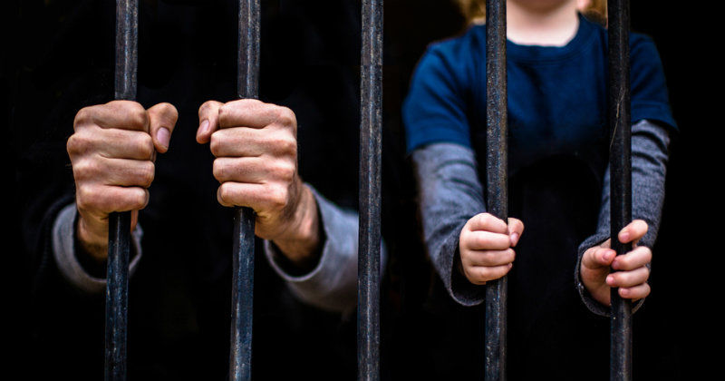 Barn i fängelse i dokumentären "Elev eller lagbrytare? i TV4 Play