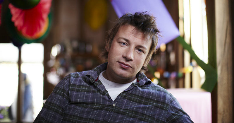Jamie Oliver i Jamie lagar julmat i TV4 Play