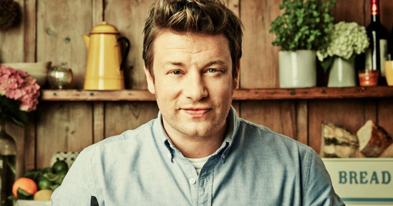 Jamie Oliver i "Jamie Olivers smarta rätter" i TV4 Play