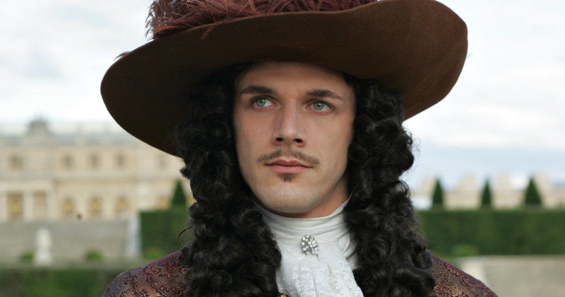 Ludvig XIV i dramadokumentären "Versailles uppgång och fall" i TV10 Play