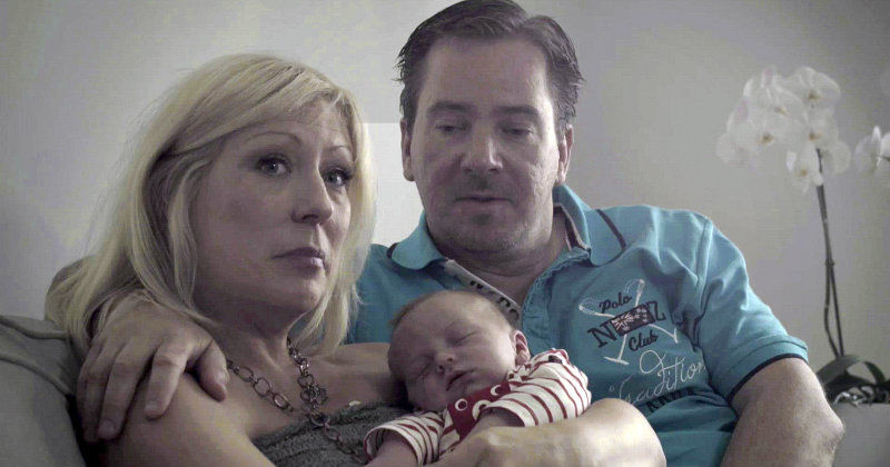 Par med spädbarn i Vi ska ha barn i SVT Play