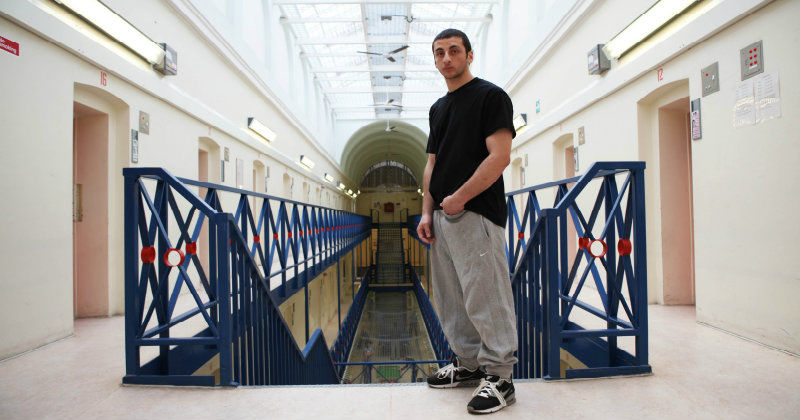 Ungdomsfånge i dokumentären "Fängelset i Ayslesbury" i TV10 Play