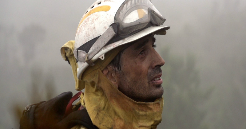 Spansk brandman i dokumentärserien Hjältar i eldhaven i UR Play