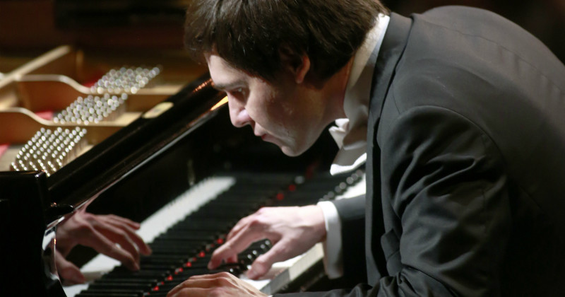 Medverkande pianist i dokumentären "Van Cliburn - vägen mot toppen" i SVT Play