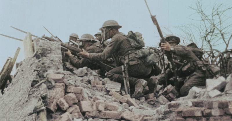 Soldater i Första världskriget i dokumentären Världens undergång: Första världskriget i SVT Play