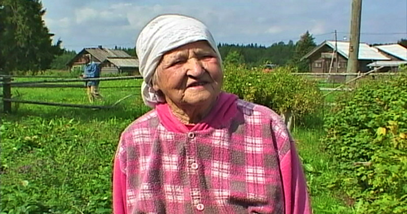 Rysk kvinna i dokumentären "Besök i Karelen" i SVT Play