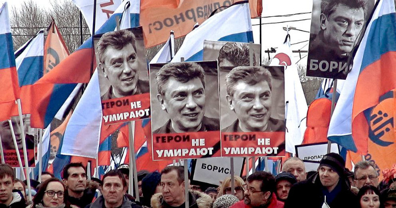 Demonstranter i dokumentären "Mordet på Nemtsov" i SVT Play