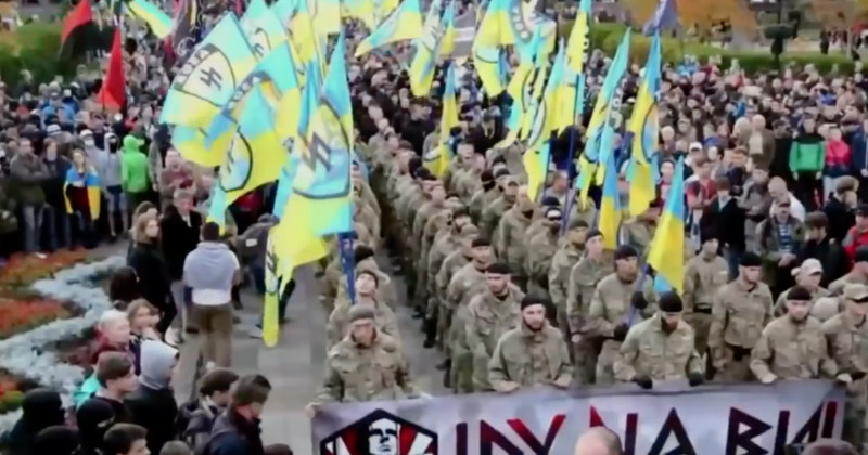 Ukrainska nationalister i dokumentären Ukraina - revolutionens mörka sida