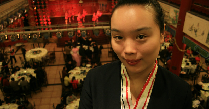 Qin Linzi i Världens största kinarestaurang i UR Play