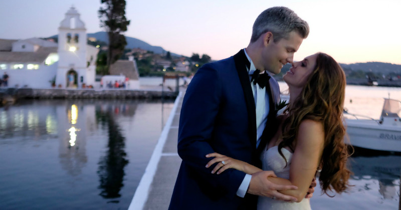 Ryan och Emilia i "Million Dollar Listing New York Ryan´s Wedding" i TV3 Play Viafree