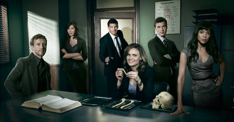 Skådespelare i kriminaldramaserien Bones i TV8 Play