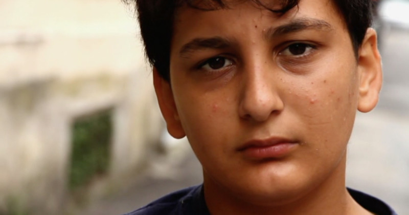 Pojke i dokumentären Europas barnarbetare i TV4 Play