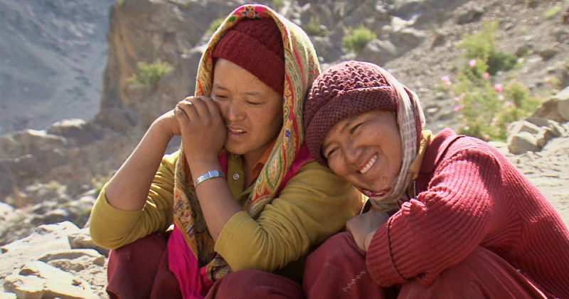 Nunnor i dokumentären "Med nunnor genom Indien" i UR Play