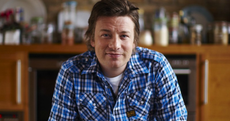 Jamie Oliver i "Jamie´s 30 Minute Meals" i TV8 Viafree