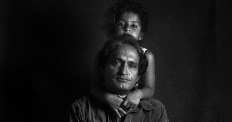 Raghu Rai och dottern Avani i Raghu Rai - mästerfotograf i Indien i SVT Play