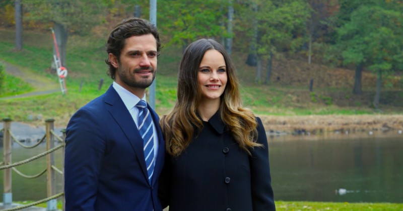 Prins Carl Philip och prinsessan Sofia i "Kungliga TV-magasinet" i Viafree