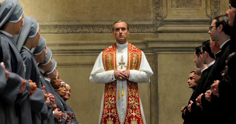 Jude Law i The Young Pope på TV4 Play