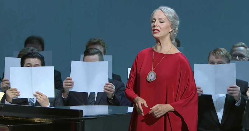Anne Sofie Von Otter i "Höstsonaten - operasuccén" på SVT Play