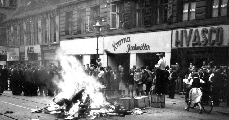 ”Istedgades uppror mot nazisterna” ser vi det våldsamma upproret som Köpenhamnsborna gjorde mot den tyska ockupationsmakten den heta sommaren 1944.