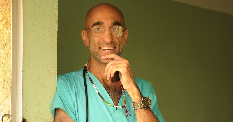 Läkaren i Nubabergen, Tom Catena