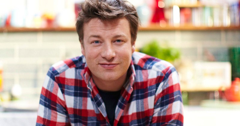 Jamie Oliver i "Jamie´s 15 Minute Meals" på TV8 Viafree