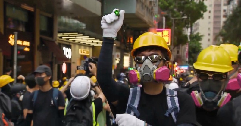 Demonstranter i Honkong i dokumentären Striden om Hongkong på SVT Play