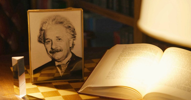 Streama Jakten på Einsteins hjärna på SVT Play